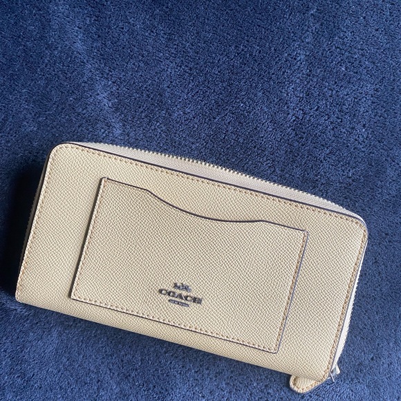Coach Wallet - Picture 1 of 5